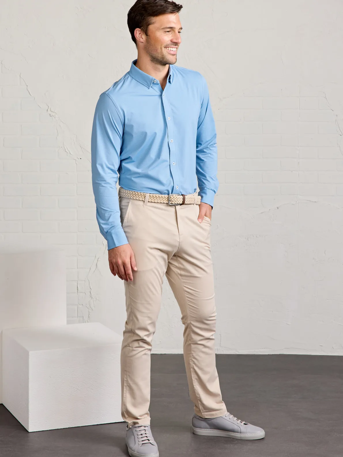 Wayfarer Tailored Fit Performance Button Down